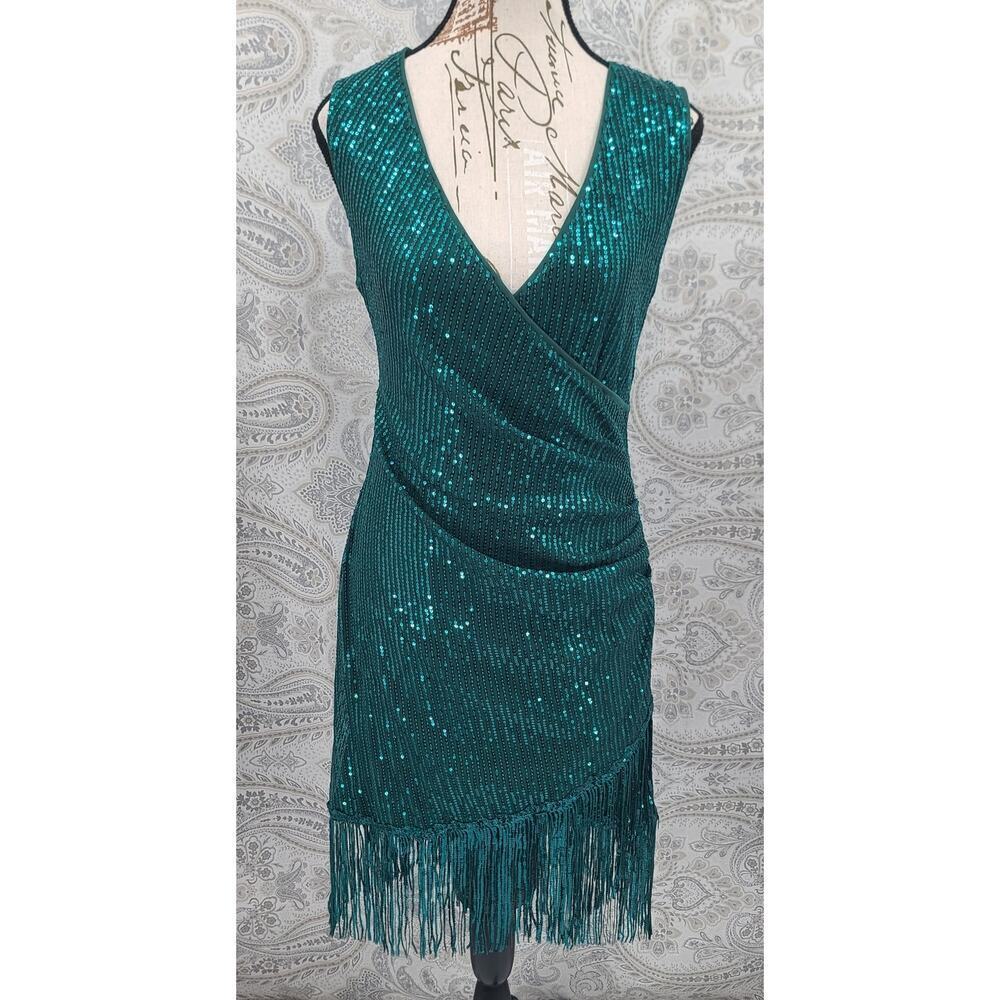 Elegant Sequin fringe party dress Chic Me Sz‎ small Green Cocktail NYE Flapper